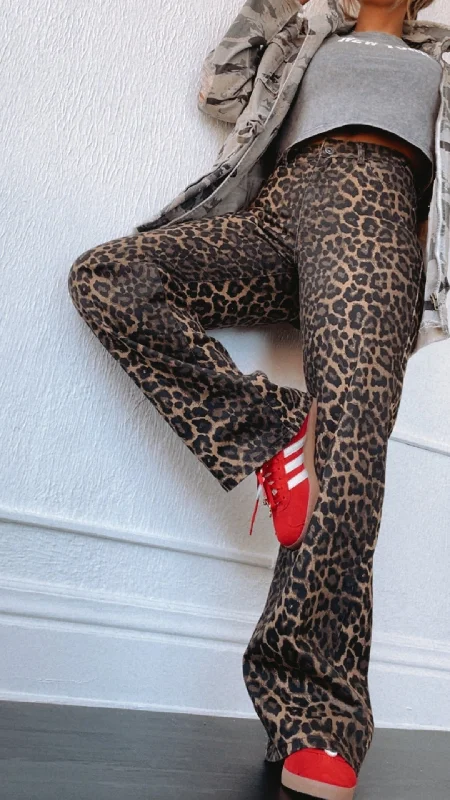 High-rise tight trousers for women with pleated front and classic look -Making Statements Ombré Leopard Print Pants