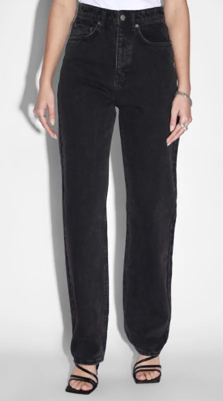 Sleek tight trousers for men with black color and slim, sharp cut -Playback Noir In Black