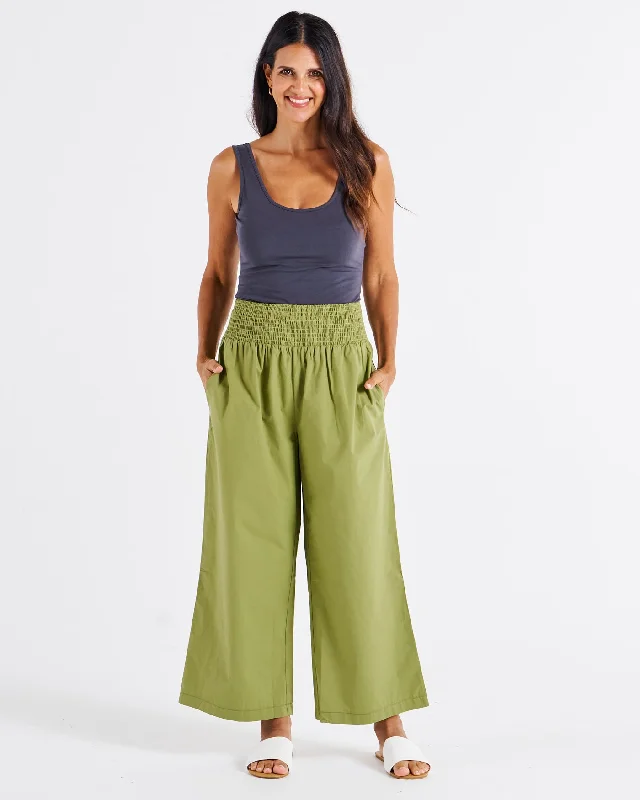 Designer skinny tight trousers for women with tailored fit and luxury finish -Betty Basics Sevilla Wide Leg Pant Pistachio