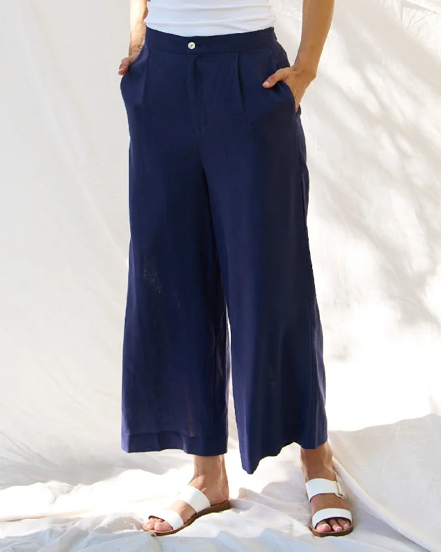 Pleated tight trousers for women with vintage-inspired design and modern twist -Betty Basics Aspen Palazzo Pant Navy