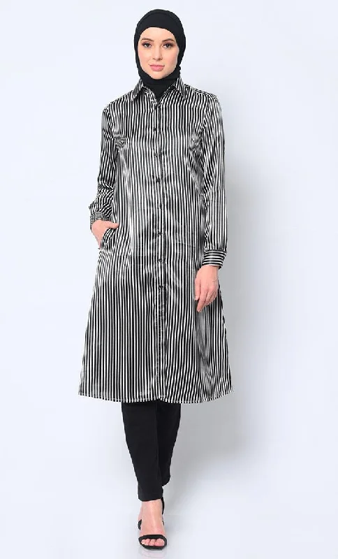 Pleated Blouses for Texture -Women's Striped Shirt Tunic With Dual Pockets