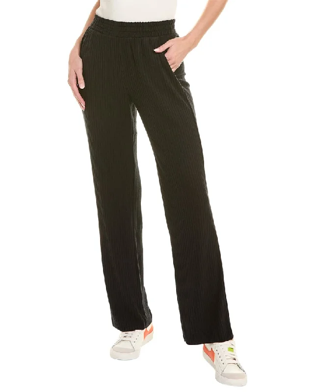 Tailored fit tight trousers for men with sharp pleats and slim leg for office wear -Splendid London Rib Wide Leg Pant